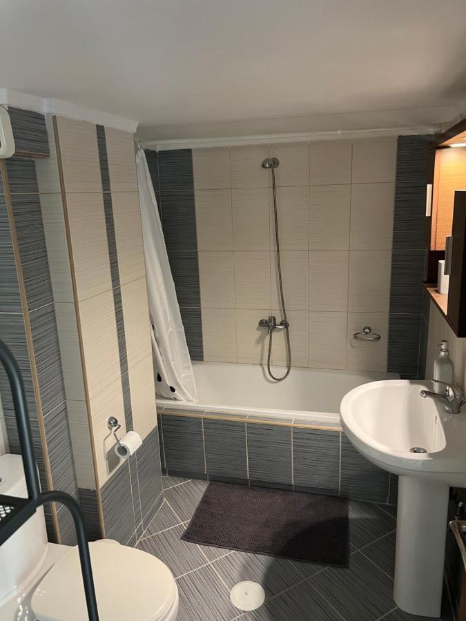 Silverline Comfort Apartment Salonicco Esterno foto